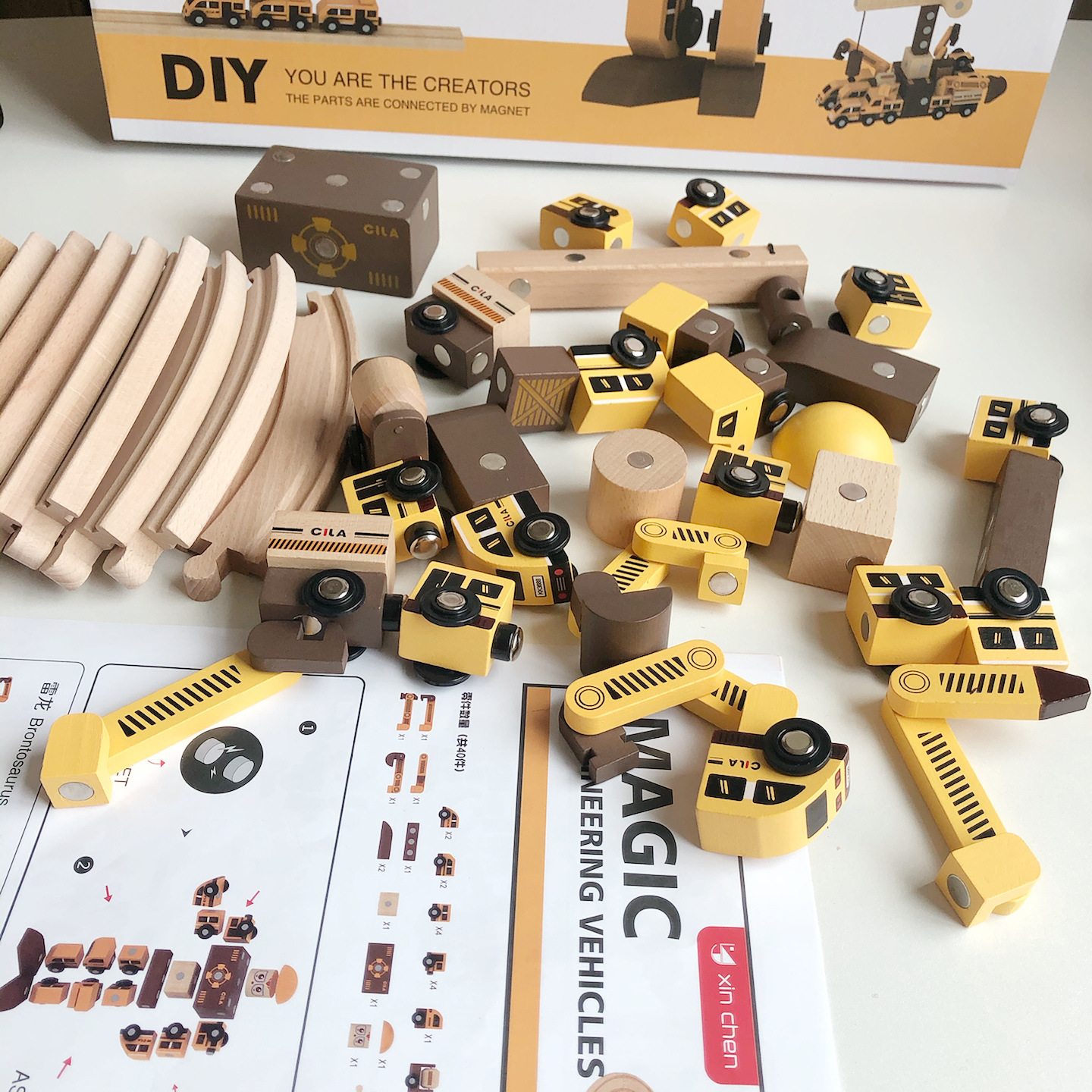 Juego de tren de ingeniería de bricolaje magnético combinación variedad de bloques de construcción creativos ensamblados rieles de madera procesamiento de juguetes personalización