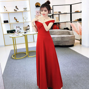 ���Y���Lȹ2024�ļ��¿�Ů�bһ�ּ�¶���Ըд�[��������B��ȹ