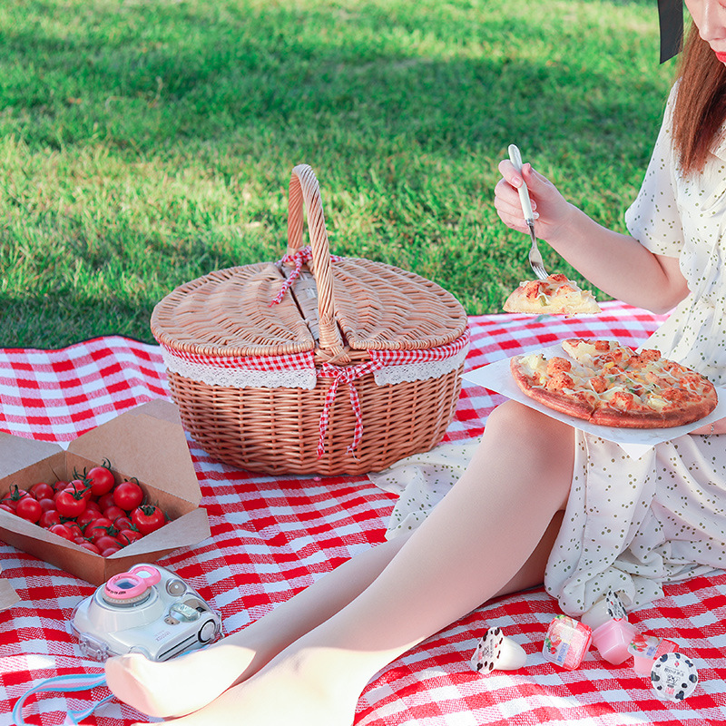 Cesta de almacenamiento de ratán directo de fábrica cesta de fruta de picnic portátil al aire libre cesta de mimbre tejida a mano cesta portátil