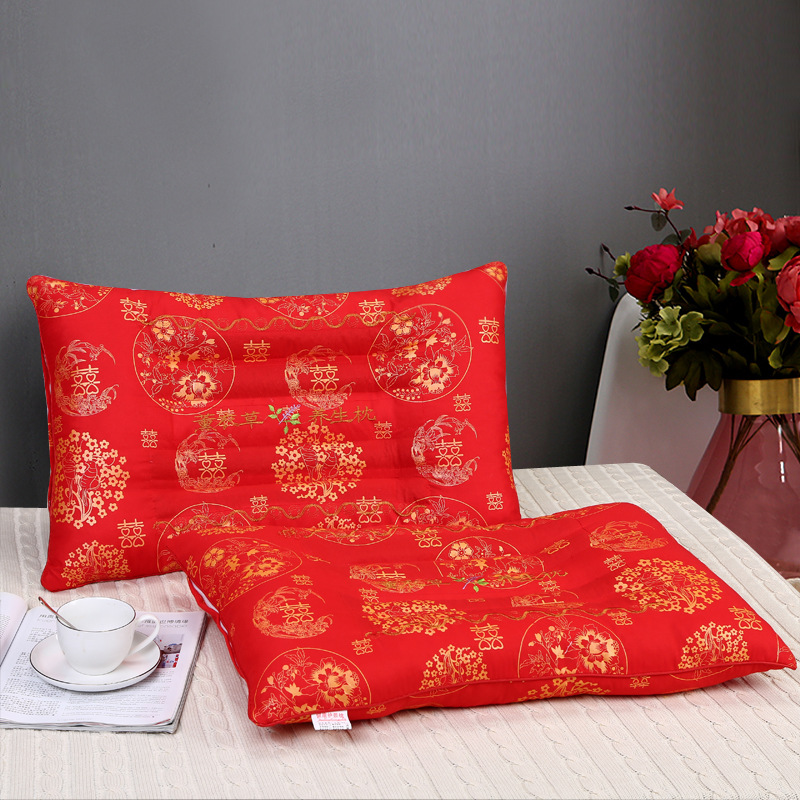 2020新款大红色婚庆定型枕 珍珠棉护颈枕芯 单人礼品枕批发
