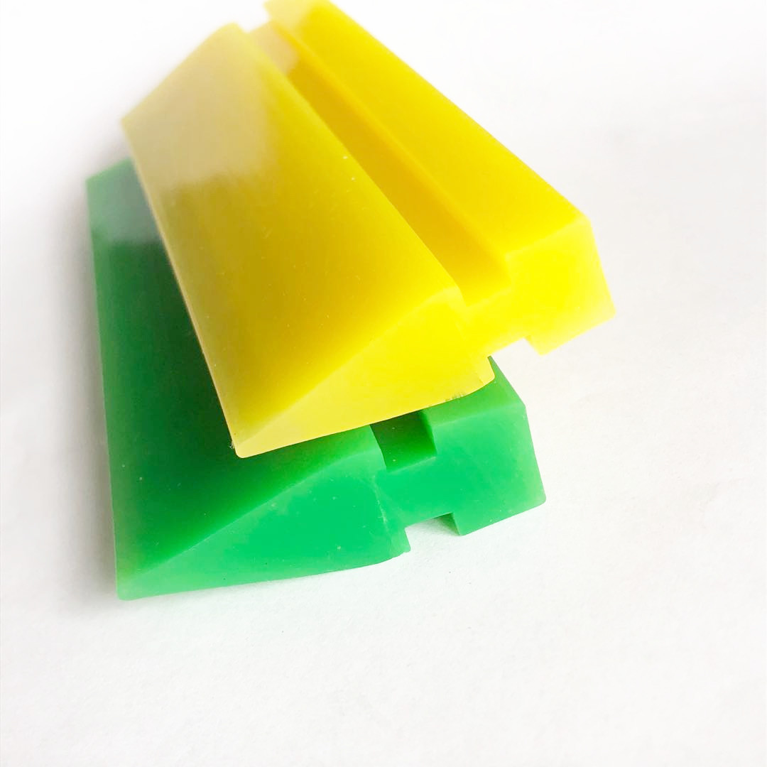 批发 地刮器清扫器刮水条 地刮硅胶条 玻璃刮板硅胶条