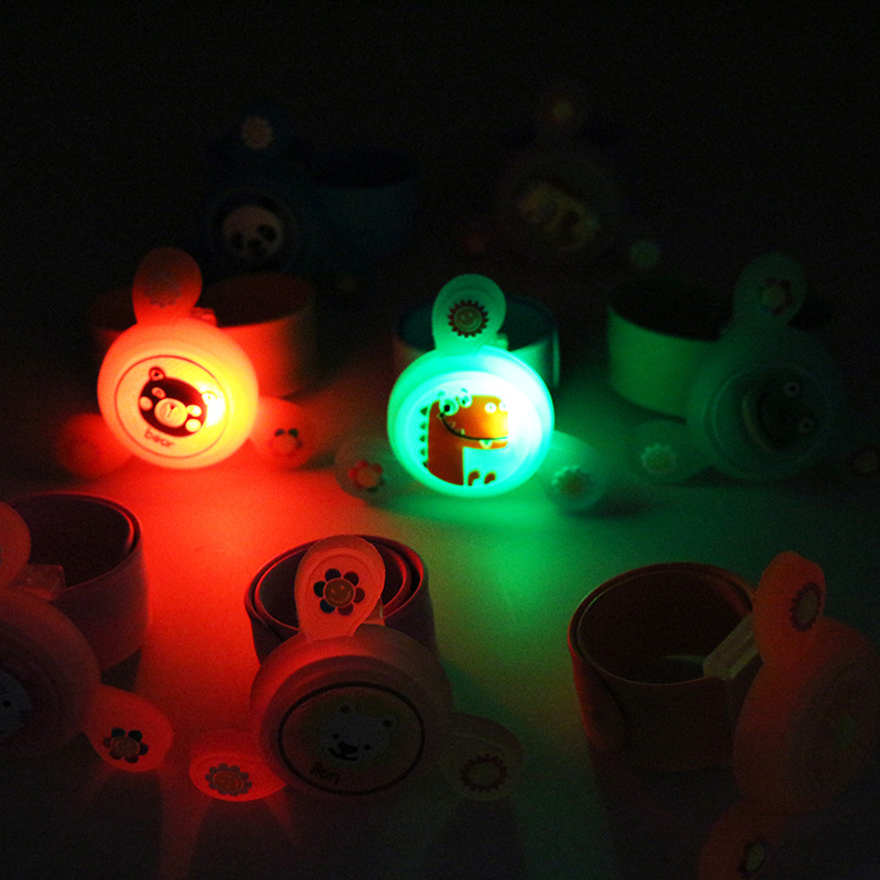 Verano flash de dibujos animados para niños rotación pulsera de aceite esencial vegetal creativo lindo reloj de aceite esencial giroscopio luminoso