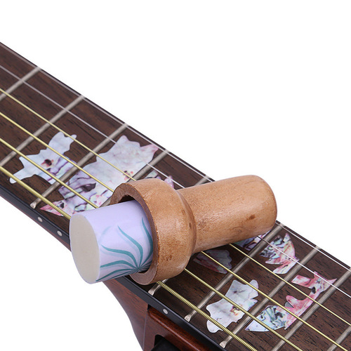 Taiwan's TCM string oil improves gloss and cares for the strings of guitars, erhu and other musical instruments. The patron saint of strings