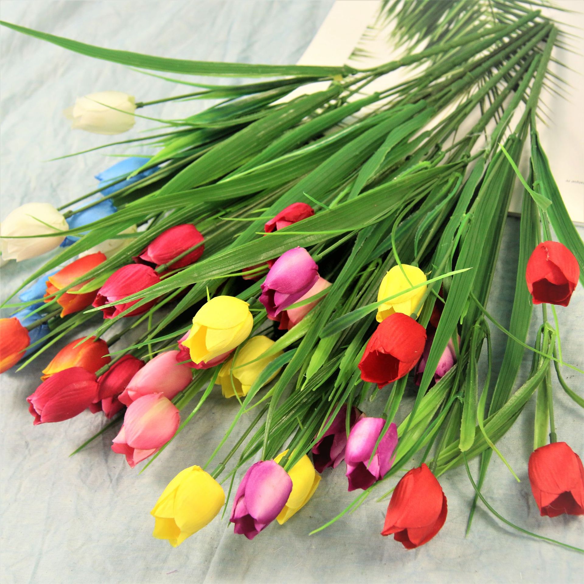 En stock simulación 5 pequeño tulipán flor falsa boda arreglo de flores decoración de la boda falsa flor simulación tulipán