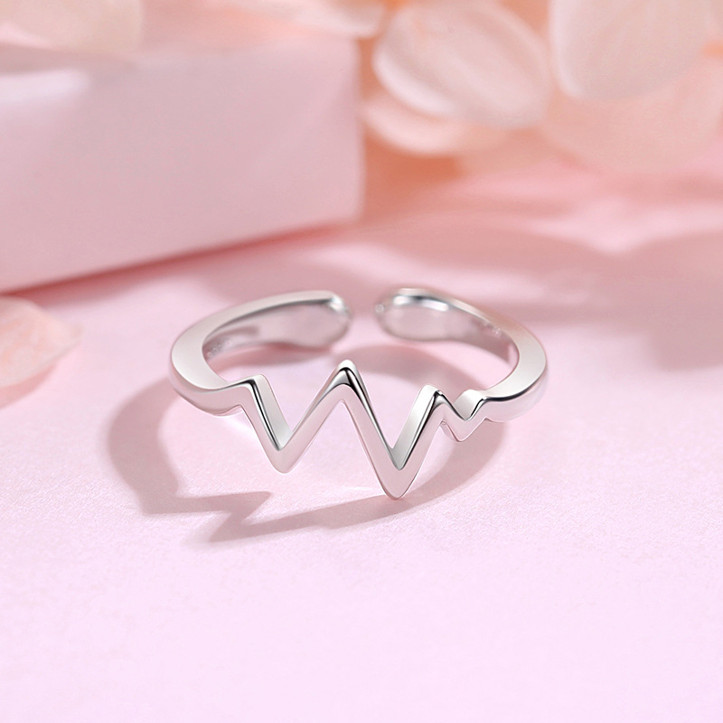 S925 anillo de plata personalidad femenina temperamento rayo latido del corazón japonés y coreano anillo abierto estilo étnico moda femenina anillo de cola
