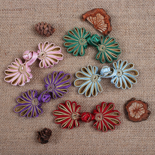 Cheongsam chrysanthemum plate buckle Tang suit Hanfu dress decoration handmade cloth buckle gift box packaging buckle ethnic style Chinese flower buckle