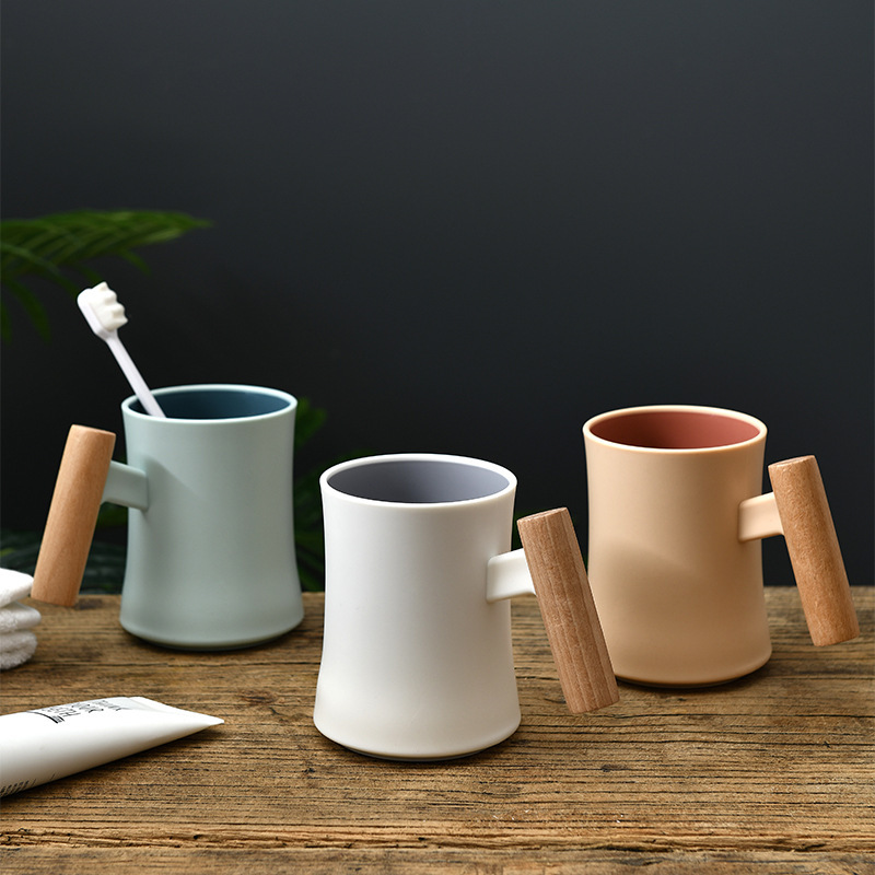 Creative Plastic Toothbrushing and Rinsing Cup with Wooden Handle, Thickened Double-Layer Drinking Cup for Fruit Juice and Beverages, Portable Cup for Couples and Students