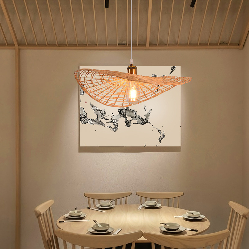 Lámpara de bambú chino casa de té B & B lámpara de restaurante retro personalidad creativa restaurante de olla caliente lámpara de escalera giratoria