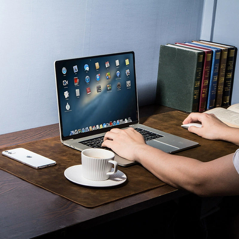 Retro table laptop, big mouse, comfortable table mat, (Physicals)