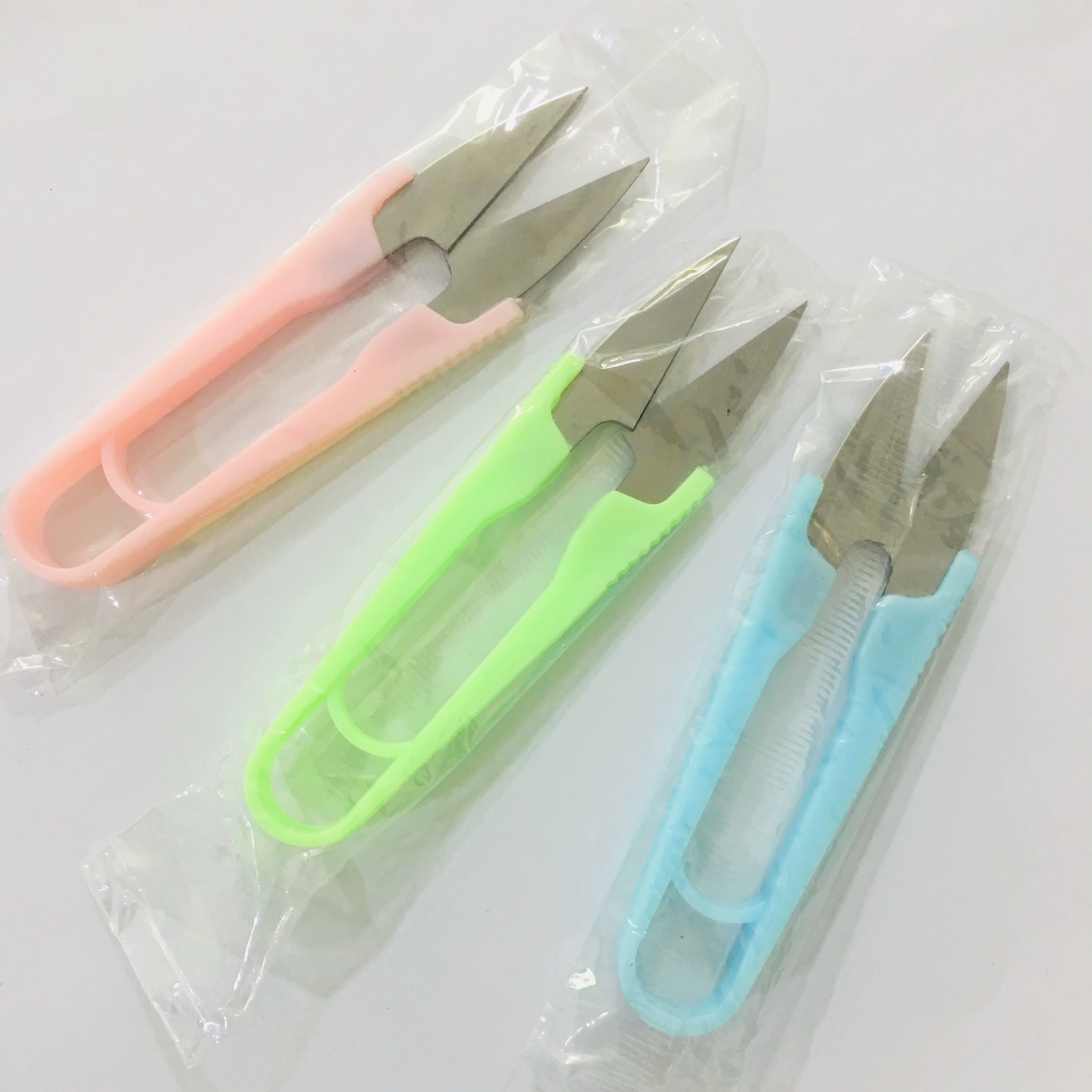 Пластиковая ручка цветная пряжа маленькие ножницы U-образная Пряжа Ножницы ножницы для ниток инструмент для вышивки крестиком прямо с завода 12 г