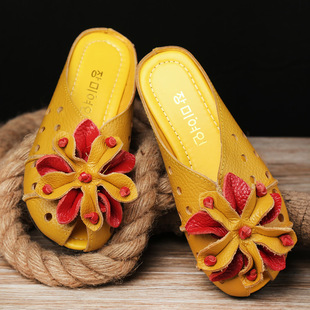 Summer Top-layer Cowhide Women's Sandals and Slippers Flower Women's Shoes Ethnic-style Non-slip Comfortable Soft-soled Flat Sandals for Middle-aged