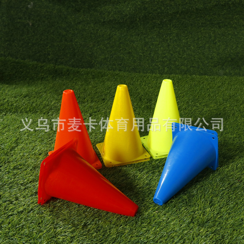 Fábrica al por mayor 18cm logo barril barrera cono carretera pila equipo de entrenamiento de fútbol equipo