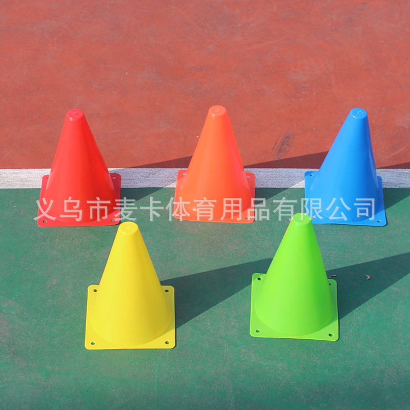 Fábrica al por mayor 18cm logo barril barrera cono carretera pila equipo de entrenamiento de fútbol equipo