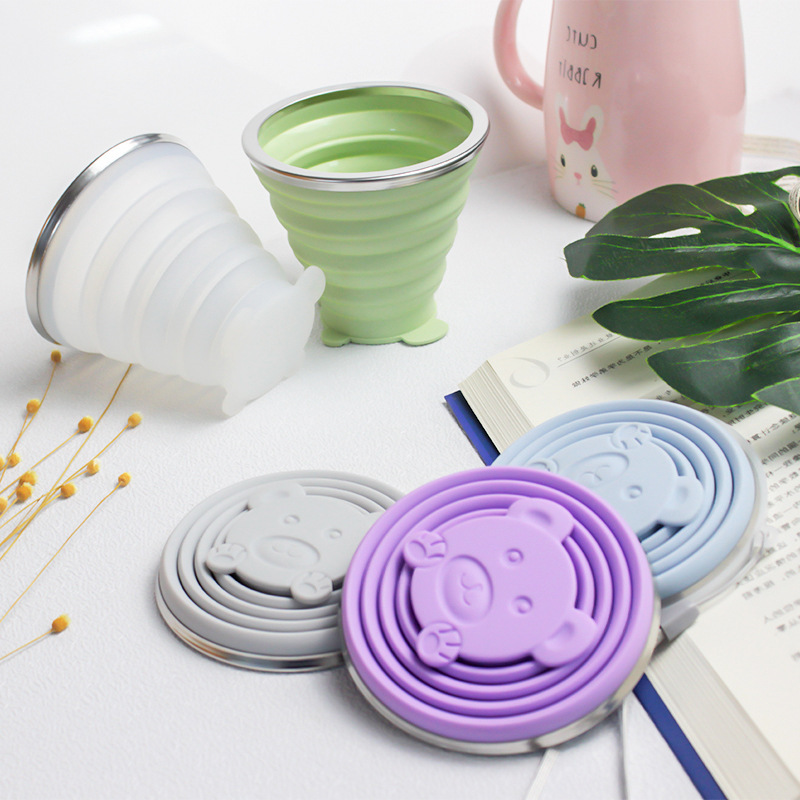 Taza de agua plegable de silicona portátil para exteriores Taza de agua multifuncional Taza plegable de silicona de color caramelo resistente a altas temperaturas Gran capacidad