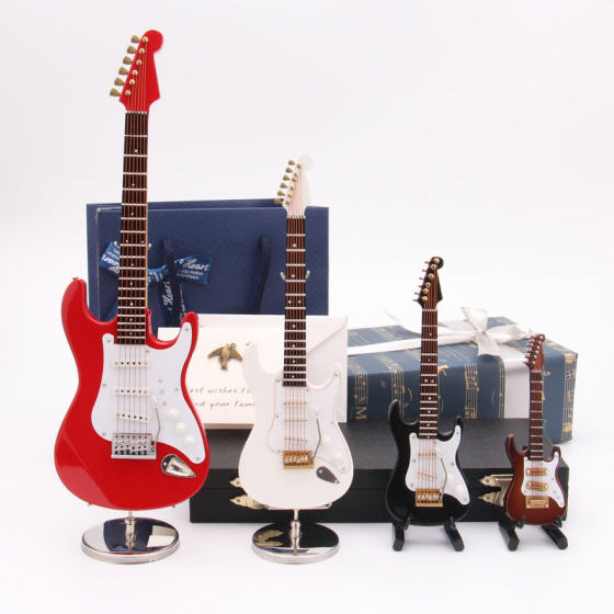 Mini Electric Guitar Model Ornaments Birthday Party Ornaments Wooden Crafts Christmas Tree Pendant Electric Bass Model