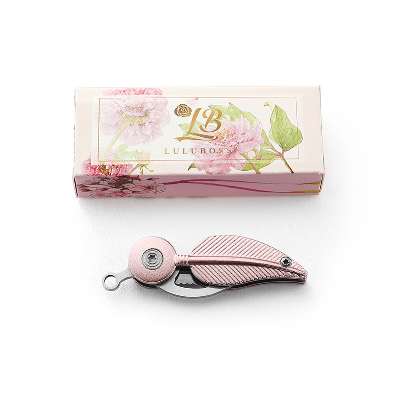 Creativo pluma cuchillo chica auto-defensa al aire libre fruta cuchillo multi-función llavero portátil plegable mini expreso