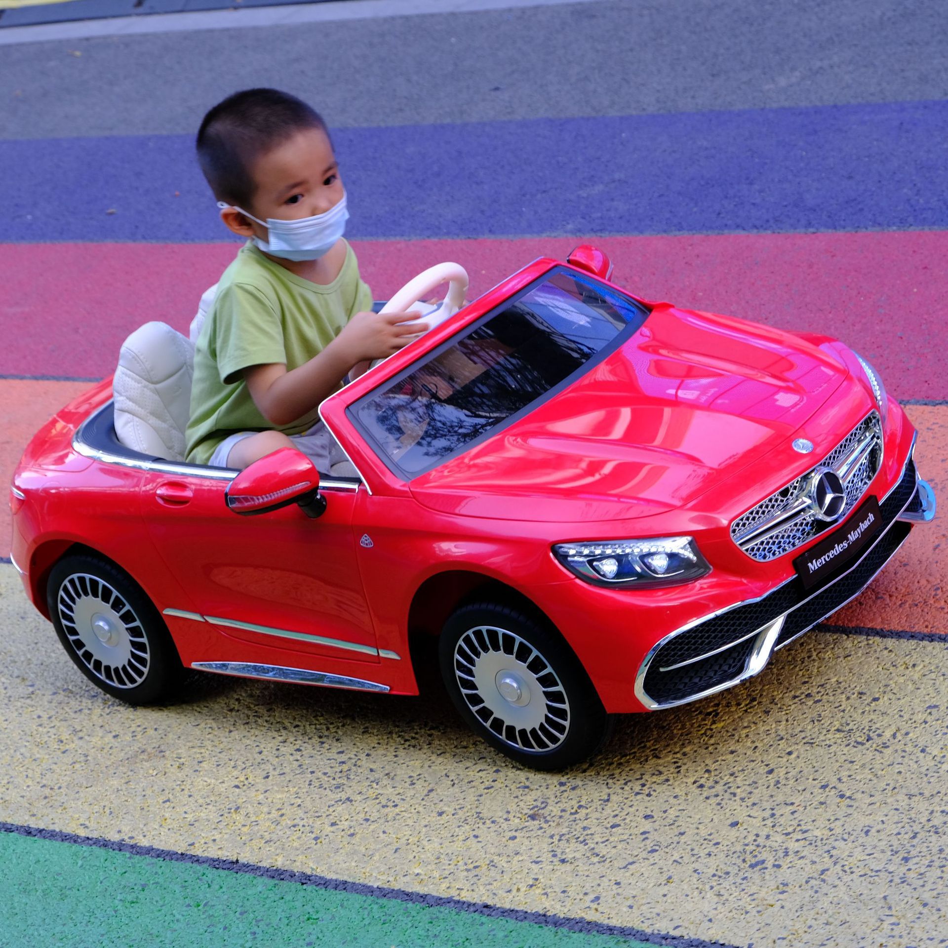 Красный 550 двойной двигатель