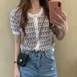 韩版夏季Jennie风圆领提花针织短袖复古珍珠扣花朵开衫女一件代发