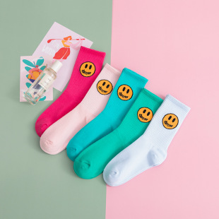 ���ƱȲ�ͬ��ЦĘ��ɫ���m�����ļ�С���³��m