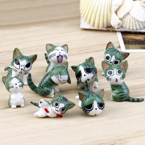 DIY House Accessory Dolls Figurines for Adults and Children, Family of Four with a Small Cat and Dog, Resin Ornament Toy