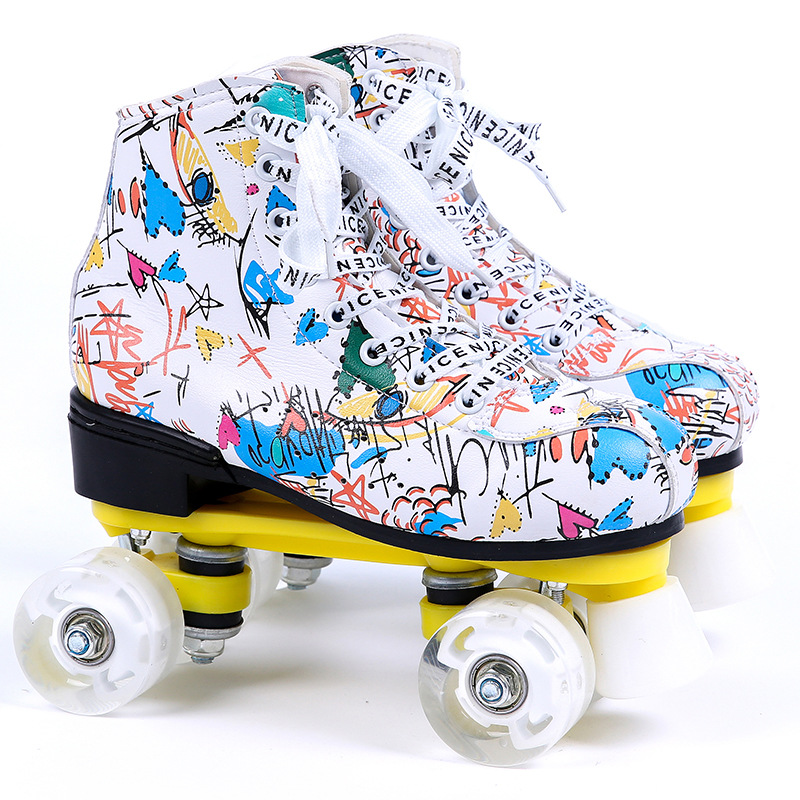 Nuevos patines de doble fila en blanco y negro patines de ruedas para adultos cuatro patines de patinaje sobre ruedas para hombres y mujeres al por mayor de fábrica transfronteriza