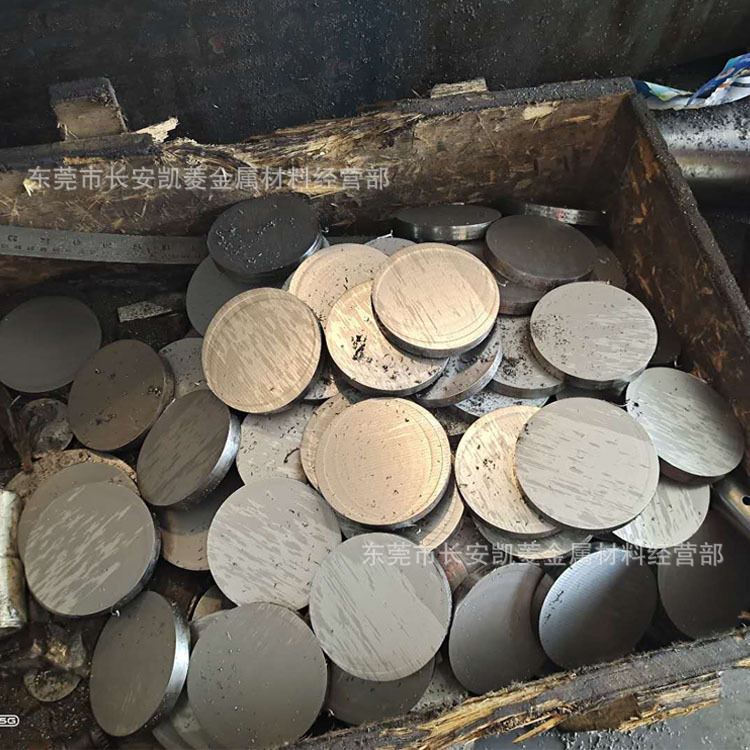 Q355B Low-Alloy Steel Bar Q355B Round Steel Q355B Round Bar Cutting with a Diameter of 200mm Large Inventory of 10,000 Pieces