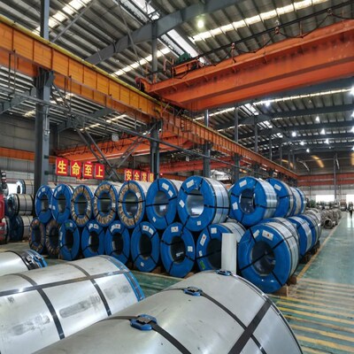 Foshan Lecong поставляет большое количество точечных холоднокатаных листов DC03 0,4*1250*C с полными спецификациями и гарантией качества.