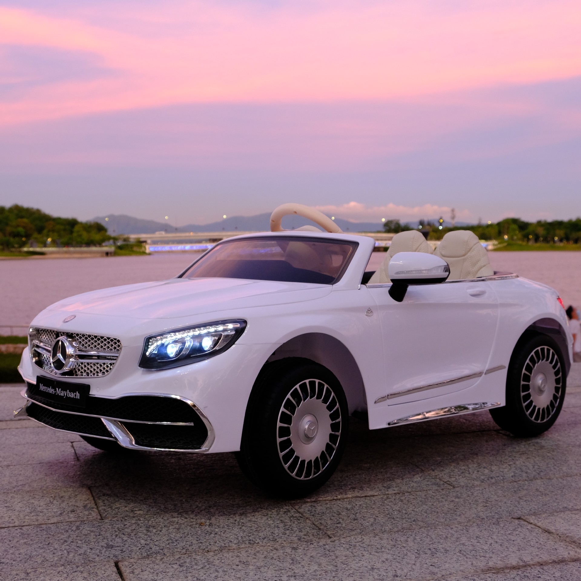 Белый 550 двойной мотор