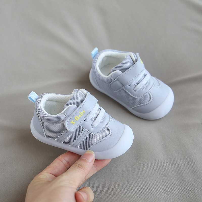 Xiaoxiao zapatos para niños otoño 2024 Nuevo 1-3 años niños y niñas jalea zapatos de bebé de fondo suave Velcro zapatos de niño