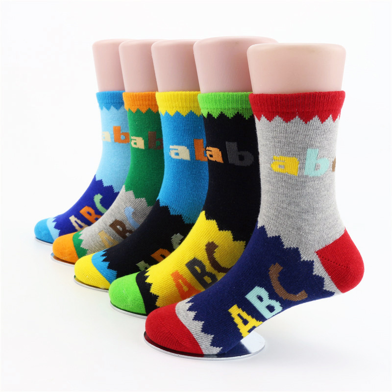 Children's socks spring and autumn cartoon new boys letters cute boys in the tube big children's wholesale children's socks new autumn and winter