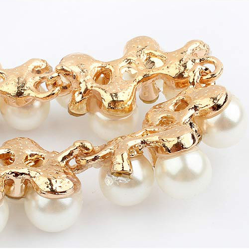 Fashionable sophisticated necklace pearl