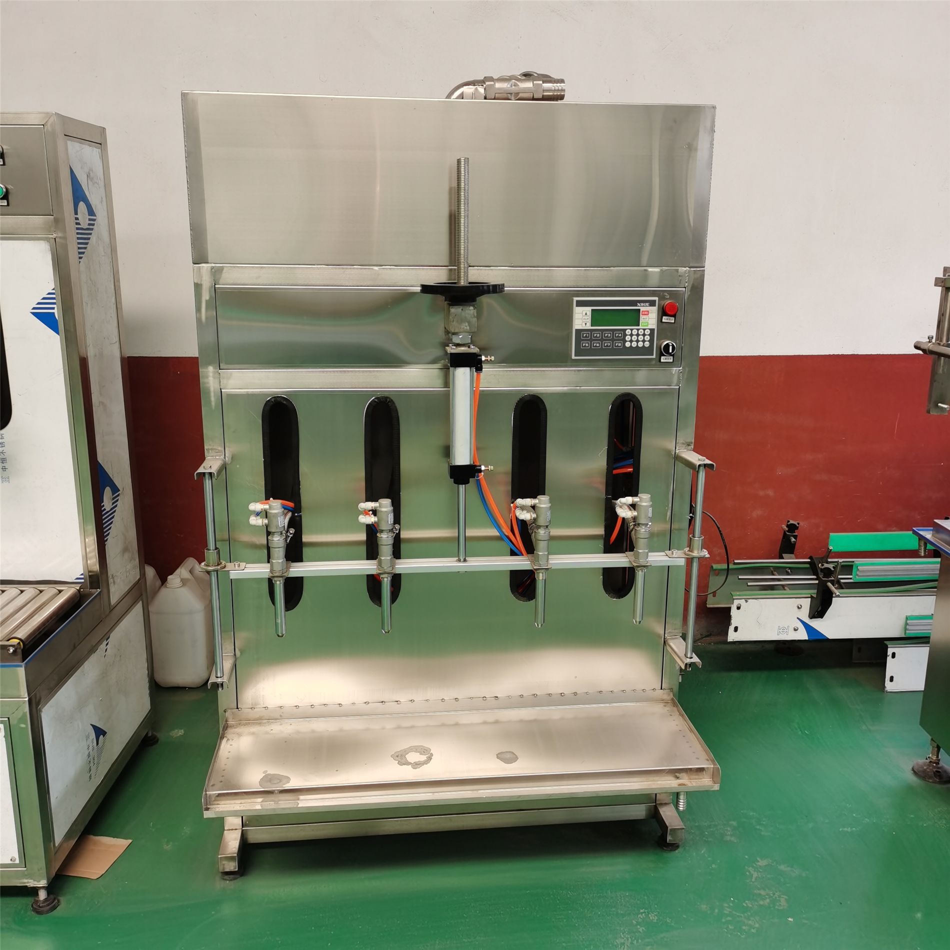 半自动4头直线灌装机 大桶白酒灌装机 10公斤防冻液肥料灌装设备