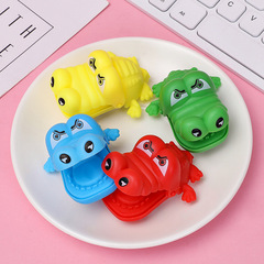 Children's cartoon biting crocodile rubber band toy vicious dog inertia animal mini rubber band car small gift brainy anime
