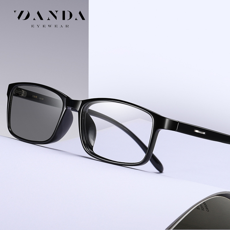 2023 nuevas gafas de luz anti-azul que cambian de color para hombres y mujeres la misma caja de gafas simples que cambian de color montura ultraligera de gafas TR90