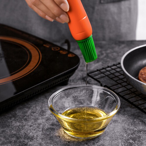 Creative cute carrot silicone oil brush kitchen barbecue sauce brush high temperature resistant barbecue brush baking brush