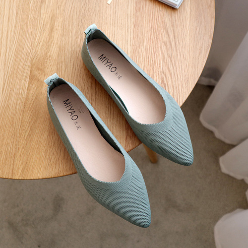 Women's Pointed Toe Knitted Flat Shoes for Spring and Autumn, Soft Sole, Simple Color, Grannie Shoes with Knitted Beads