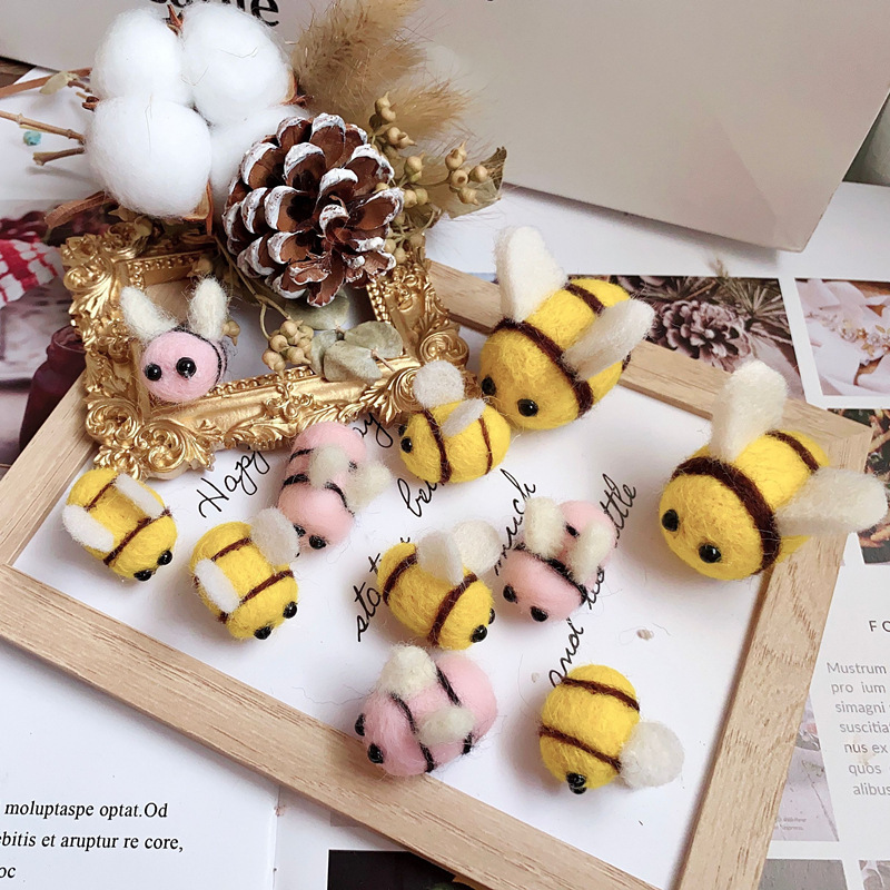 Wool felt Bee finished flower shop eternal flower glass cover bouquet design headdress diy jewelry material accessories