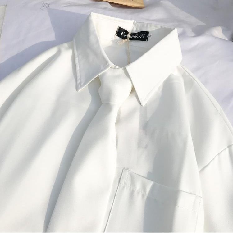 White tie