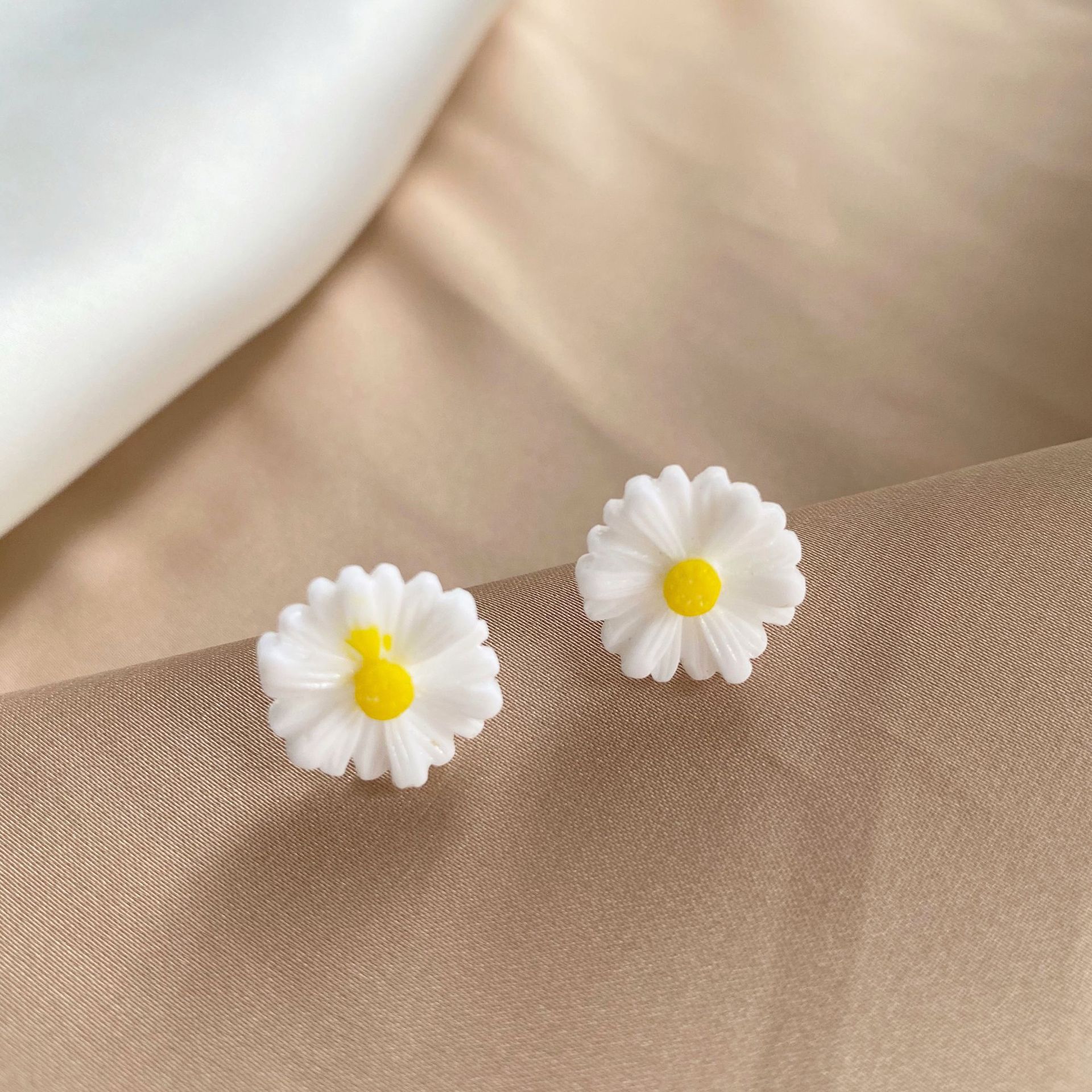 Pendientes de alta calidad de estilo francés de celebridades en línea para mujeres 2022 nuevos pendientes elegantes de moda pendientes populares pendientes largos pendientes Retro