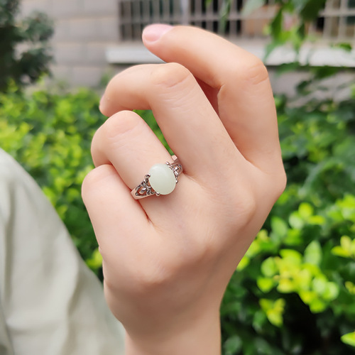 Creative luminous stone luminous ring alloy silver-plated inlay non-fading women's ring fluorescent stone manufacturer supply