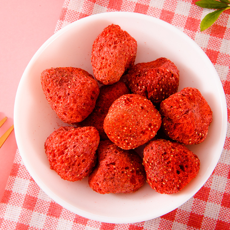 Delicious Freeze-Dried Strawberry Crisp with Whole Strawberries, Snowflake Sweets, Large Bag, Popular Snack