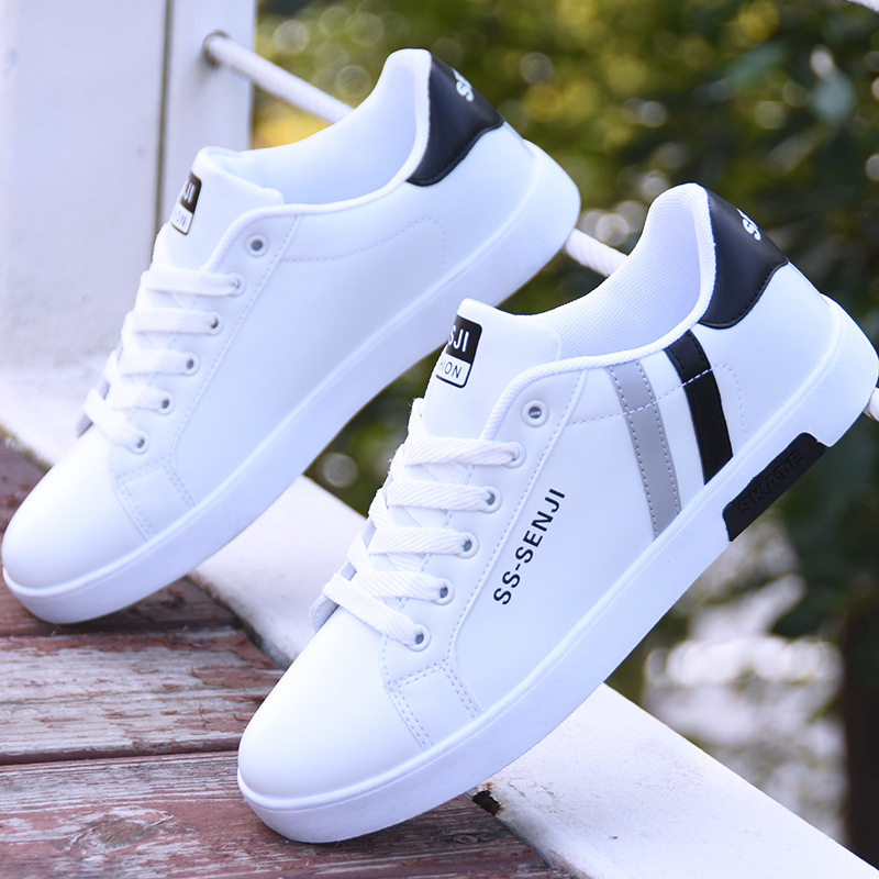 Zapatos transfronterizos zapatos de moda para hombres 2023 nuevos zapatos blancos Zapatillas de moda coreanas zapatos casuales deportivos para hombres a juego