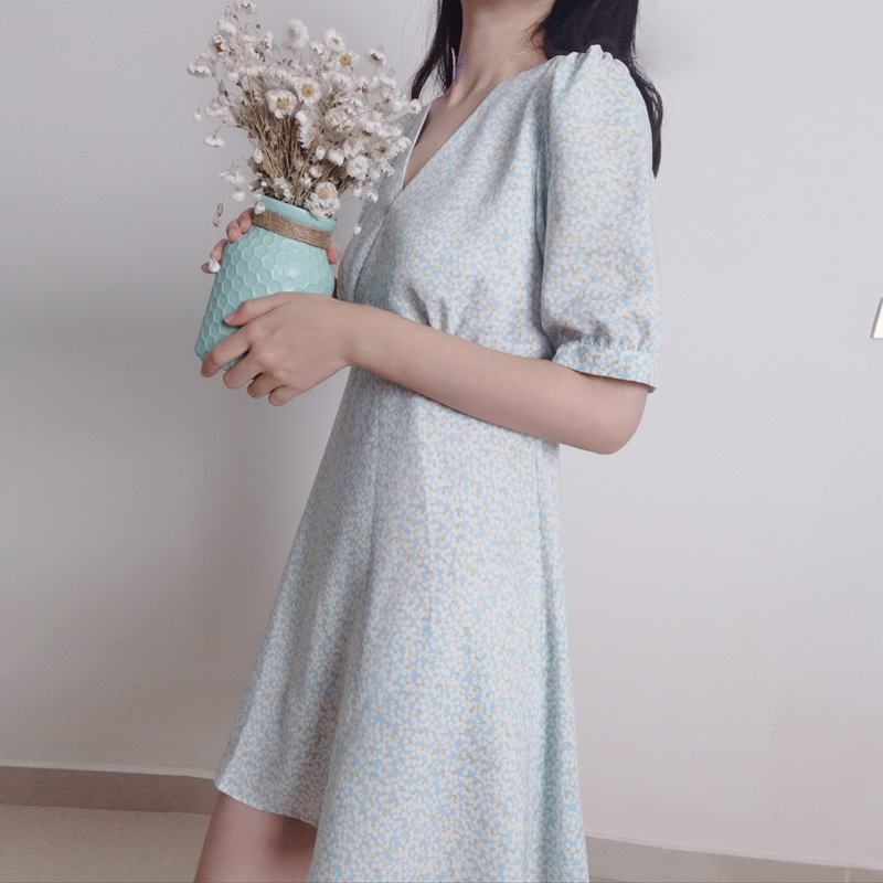 Special Offer: Summer French-Style Fresh V-Neck Floral Chiffon Dress, Slimming High-Waisted Short Dress for Petite Women Special Offer: Summer French-Style Fresh V-Neck Floral Chiffon Dress, Slimming High-Waisted Short Dress for Petite Women
