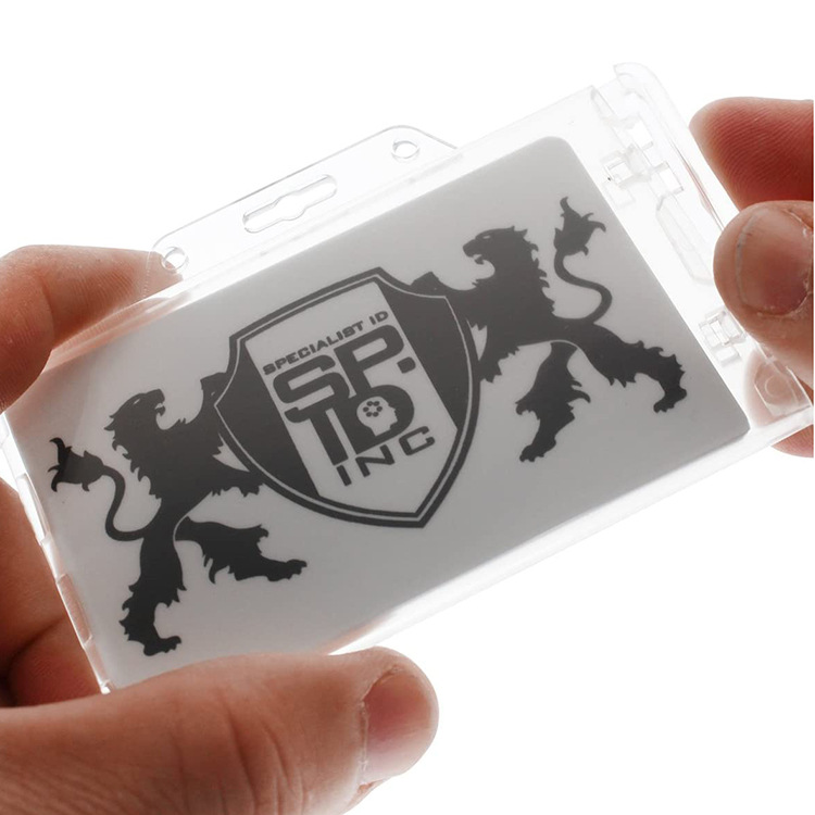Venta caliente transfronteriza ABS transparente horizontal de plástico titular de la tarjeta de bloqueo titular de la tarjeta de identificación PC de plástico duro insignia en stock