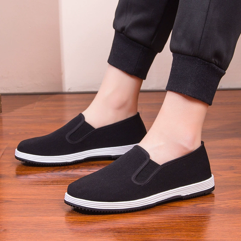 Оптовая продажа 3520 Резиновая подошва Old Beijing Черная Тканевая обувь Мужская и женская обувь среднего и пожилого возраста Одна педаль Ленивая обувь Весенний водитель