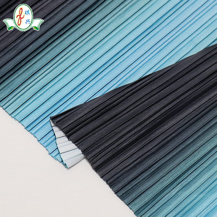 厂供百褶压花蓝灰渐变数码印花涤纶弹力褶皱泳衣oeko压褶面料