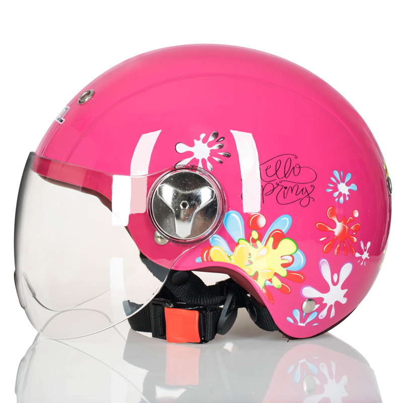 Casco de coche eléctrico mujer fábrica al por mayor verano batería coche casco ligero lindo personalidad medio casco motocicleta