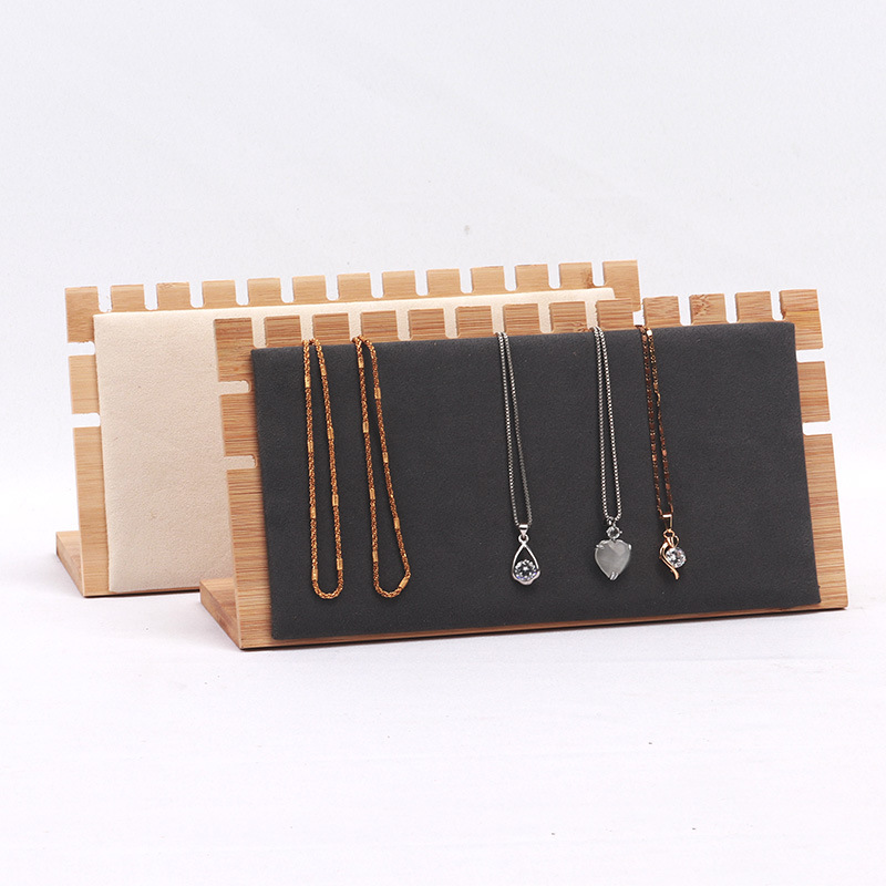 ��Լ��ľ������չʾ���鱦���ε��������Ҽ�չʾ���׹��Ʒ���м�