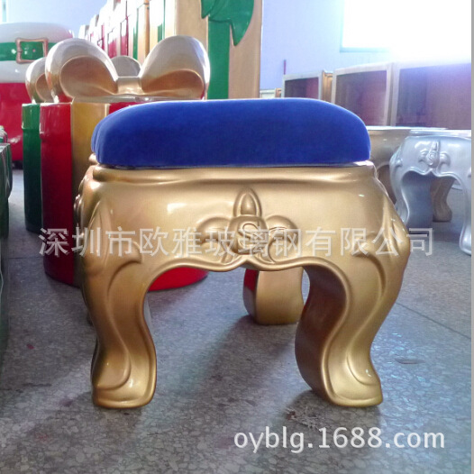供应大型玻璃钢圣诞节庆凳子 美陈大型摆件商场卡通人物装饰雕塑
