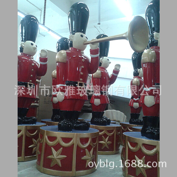 供应多款大型玻璃钢圣诞节日雪撬 美陈大型摆件商场卡通人物雕塑